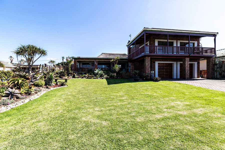 5 Bedroom Property for Sale in Kidds Beach Eastern Cape